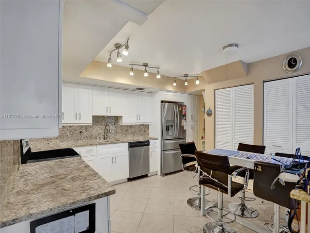 $3,300 | 8662 Bridle Path Court, Unit 115A, Davie, FL 33328