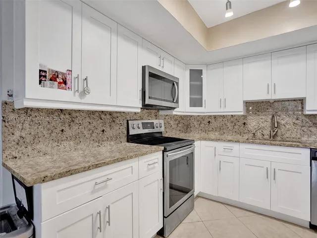 $3,300 | 8662 Bridle Path Court, Unit 115A, Davie, FL 33328