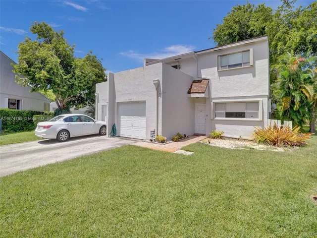 $3,300 | 8662 Bridle Path Court, Unit 115A, Davie, FL 33328