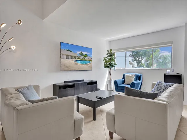 $3,300 | 8662 Bridle Path Court, Unit 115A, Davie, FL 33328