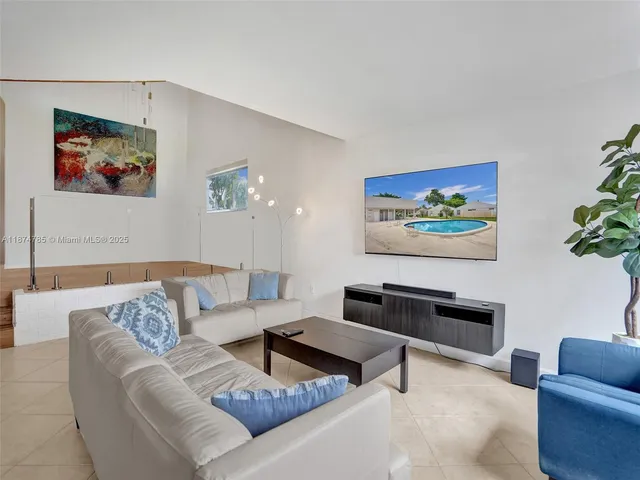 $3,300 | 8662 Bridle Path Court, Unit 115A, Davie, FL 33328