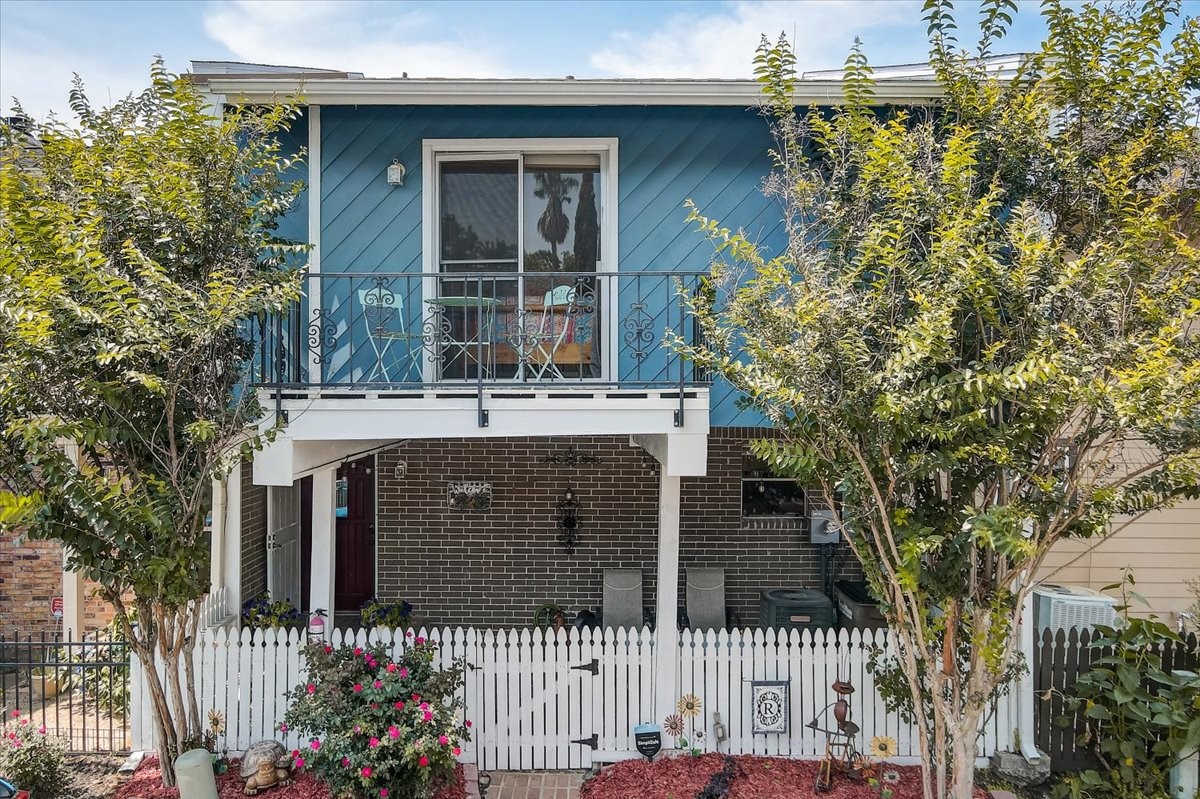 2127 Casa Rio Circle Dickinson, TX 77539 - Photo 27 of 39