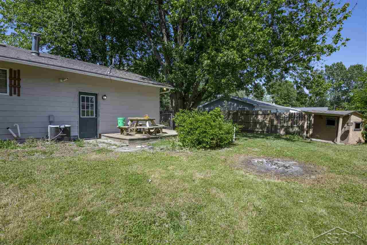 12251 Dice Road Freeland, MI 48623 - Photo 6 of 32