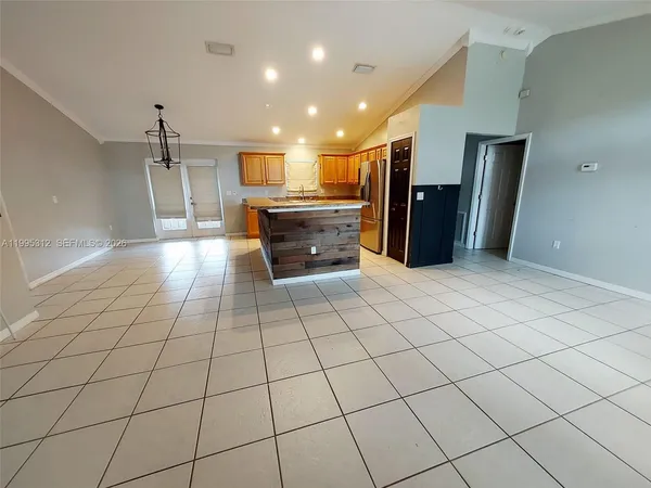 $2,200 | 4031 Santa Barbara Drive, Sebring, FL 33875
