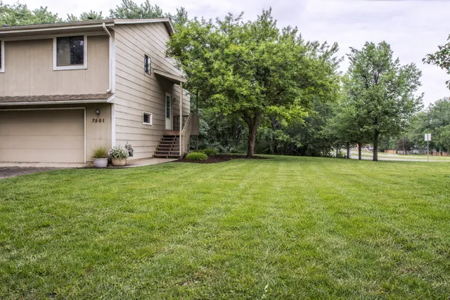 $284,900 | 7501 Upper 167th Street West, Lakeville, MN 55044