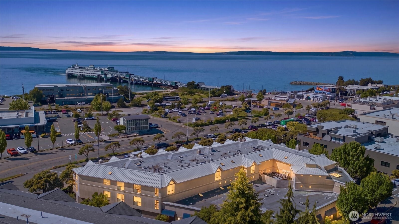110 James Street, Unit 302 Edmonds, WA 98020 - Photo 3 of 34