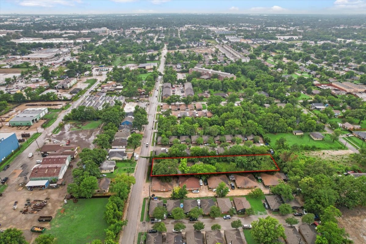315 East Whitney Street Houston, TX 77022 - Photo 14 of 37 an aerial view of multiple house