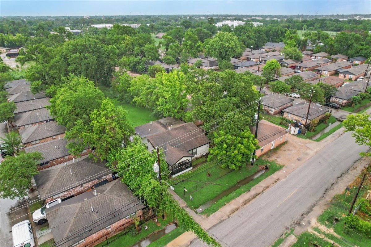 315 East Whitney Street Houston, TX 77022 - Photo 19 of 37 an aerial view of multiple house