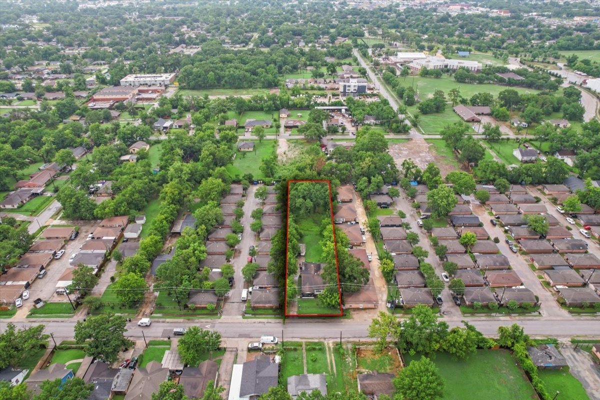 315 East Whitney Street Houston, TX 77022 - Photo 2 of 37 an aerial view of residential houses with outdoor space and street view
