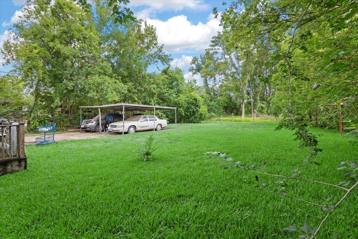 315 East Whitney Street Houston, TX 77022 - Photo 35 of 37 a view of outdoor space