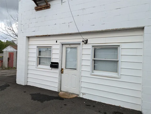 $800 | 2909 1/2 Watson Boulevard, Unit 1, Endwell, NY 13760