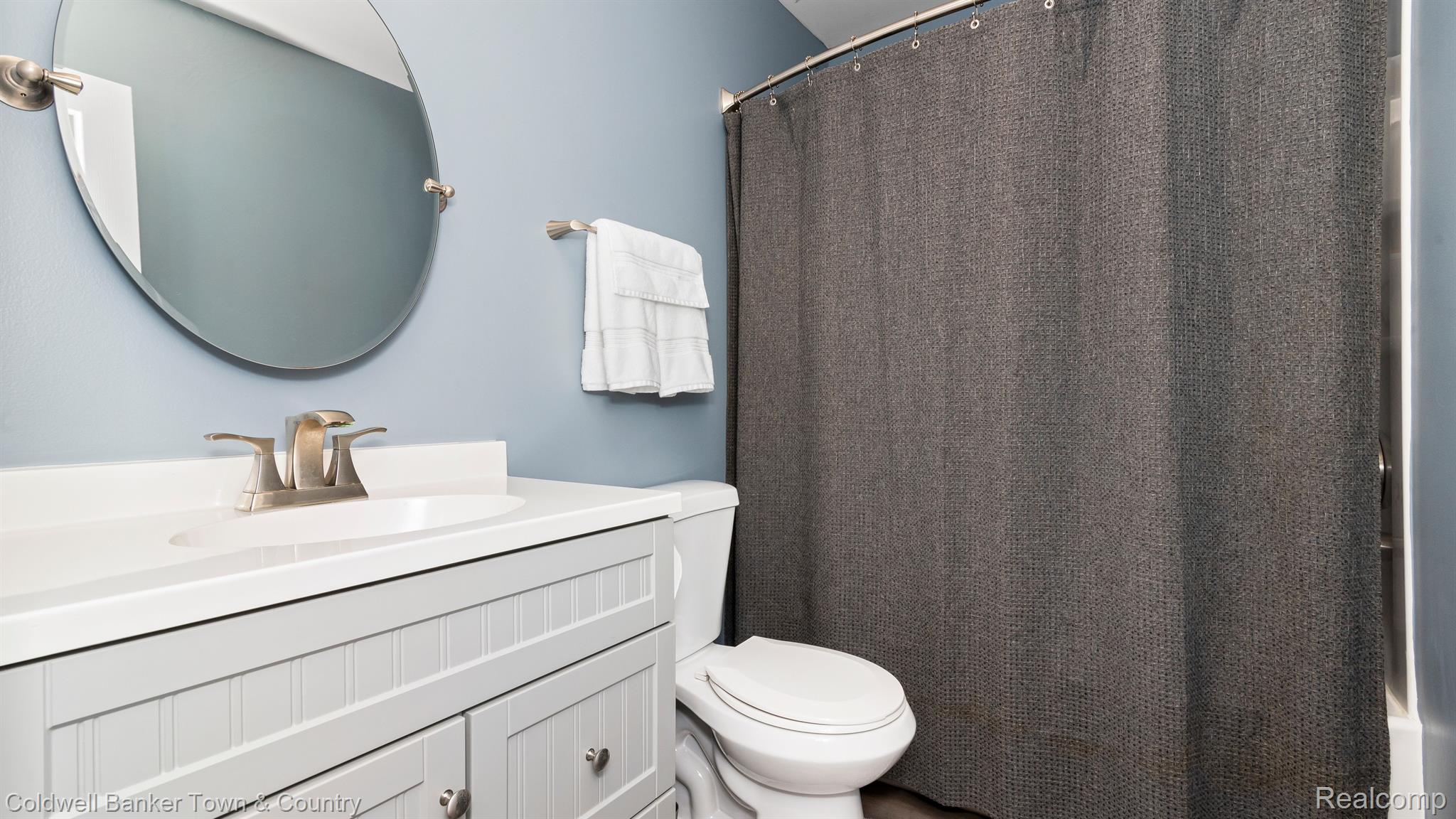 9366 Cedar Lake Road Pinckney, MI 48169 - Photo 13 of 29 Gallery Image 13