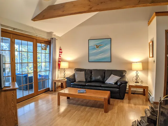 $2,150 | 15 Homestead Lane, Moultonborough, NH 03254