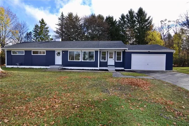 $279,900 | 8 Finucane Road, Henrietta, NY 14623
