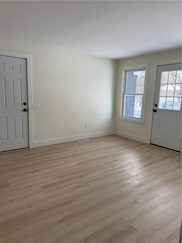 8 Finucane Road Henrietta, NY 14623 - Photo 9 of 30 Dining area and entrance from the garage