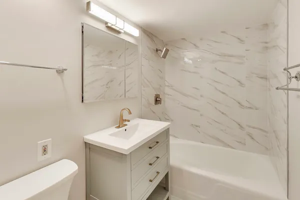 $995,000 | 1470 East 56th Street, Chicago, IL 60637
