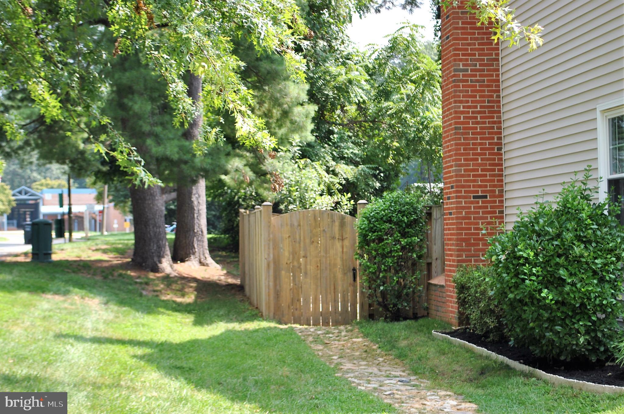 5441 Calvin Court Springfield, VA 22151 - Photo 4 of 40 Extra Yard