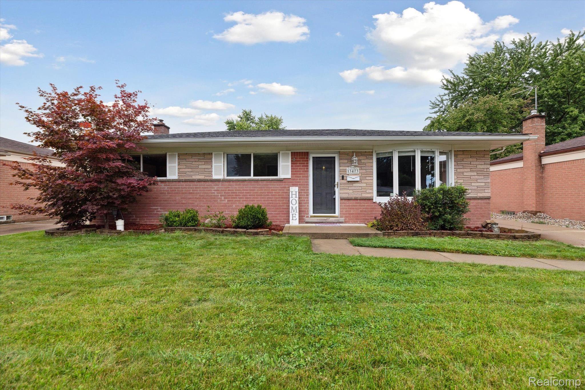 13473 Perry Circle Warren, MI 48088 - Photo 1 of 45 Gallery Image 1