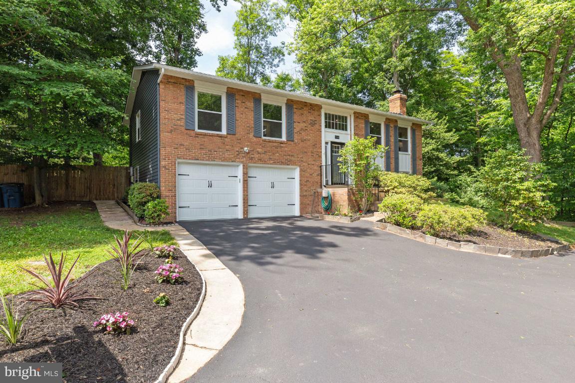 9246 Rockefeller Lane Springfield, VA 22153 - Photo 2 of 35