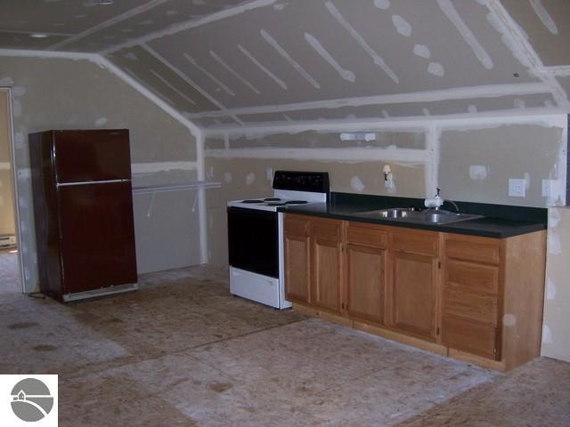 8680 South Lakeview Road Traverse City, MI 49684 - Photo 11 of 15 1713078-10.JPG