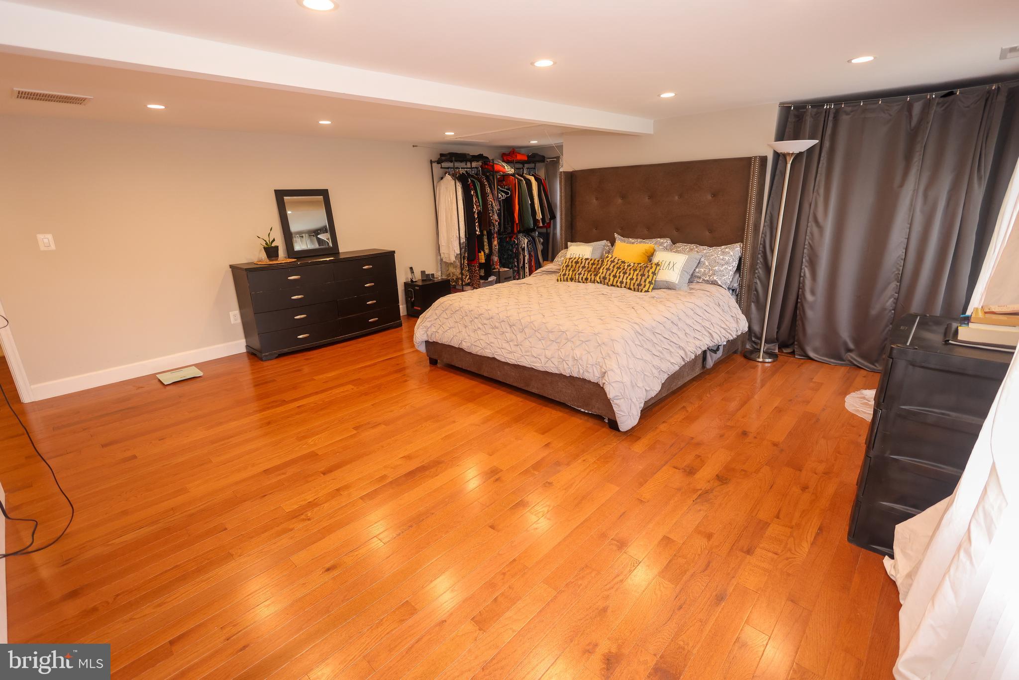 16600 Bald Eagle School Road Brandywine, MD 20613 - Photo 25 of 29 a large room with bed