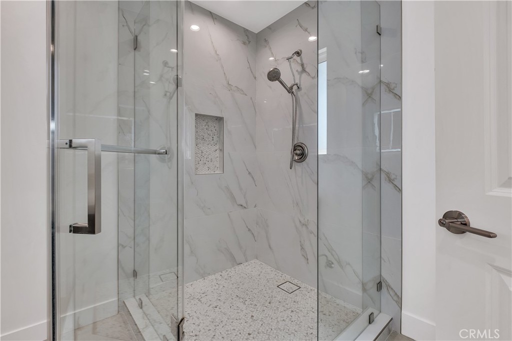 828 East Fairmount Road Burbank, CA 91501 - Photo 8 of 28 Gallery Image 8