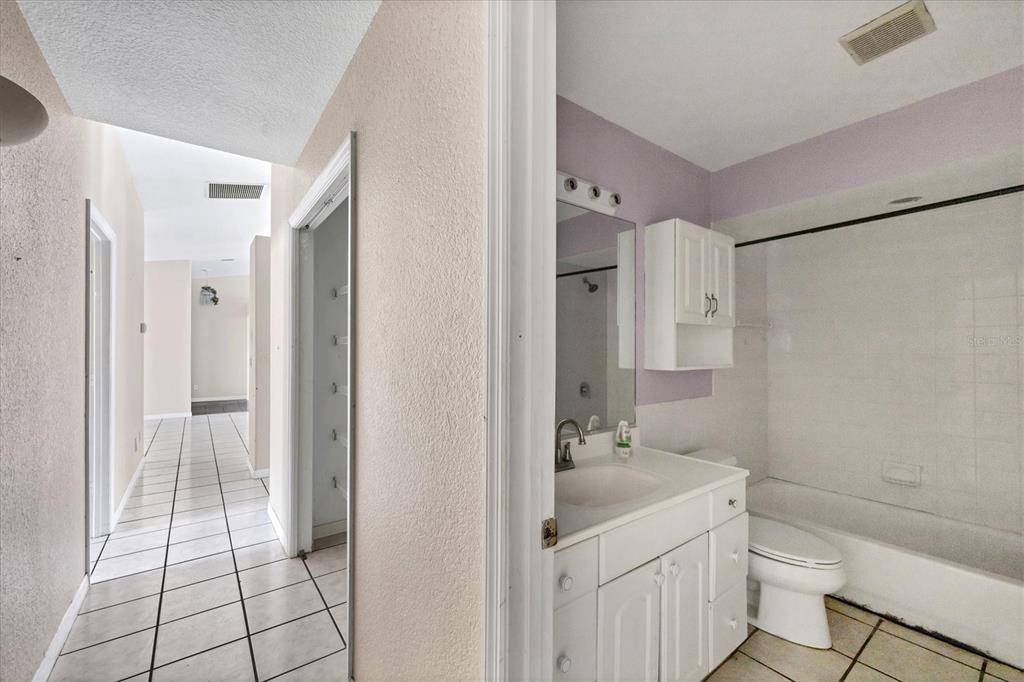 2540 Carmine Road Venice, FL 34293 - Photo 18 of 36