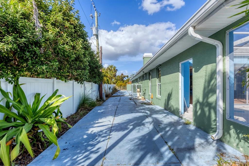 2540 Carmine Road Venice, FL 34293 - Photo 33 of 36