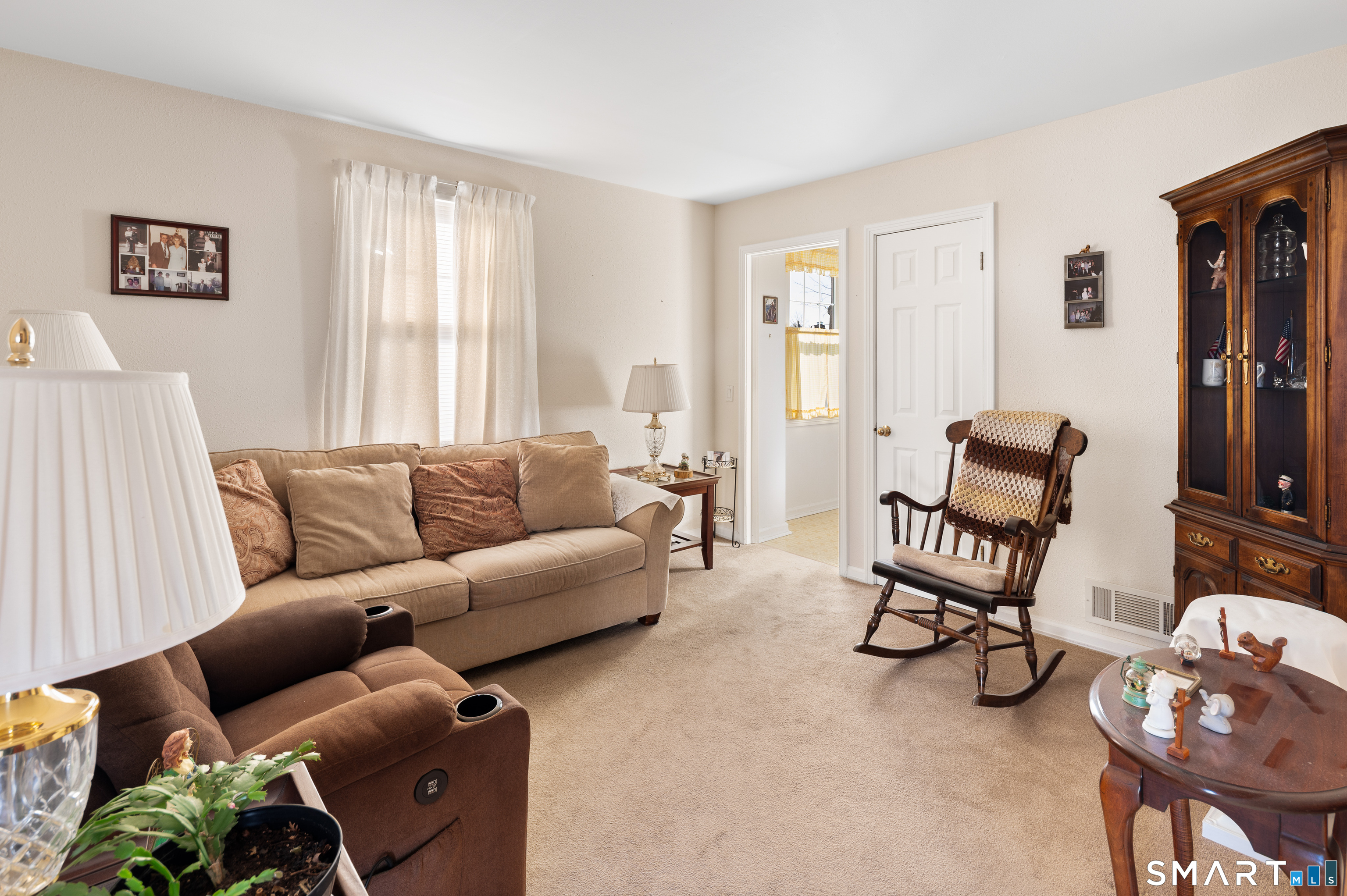 453 Sylvan Knoll Road Stamford, CT 06902 - Photo 3 of 27