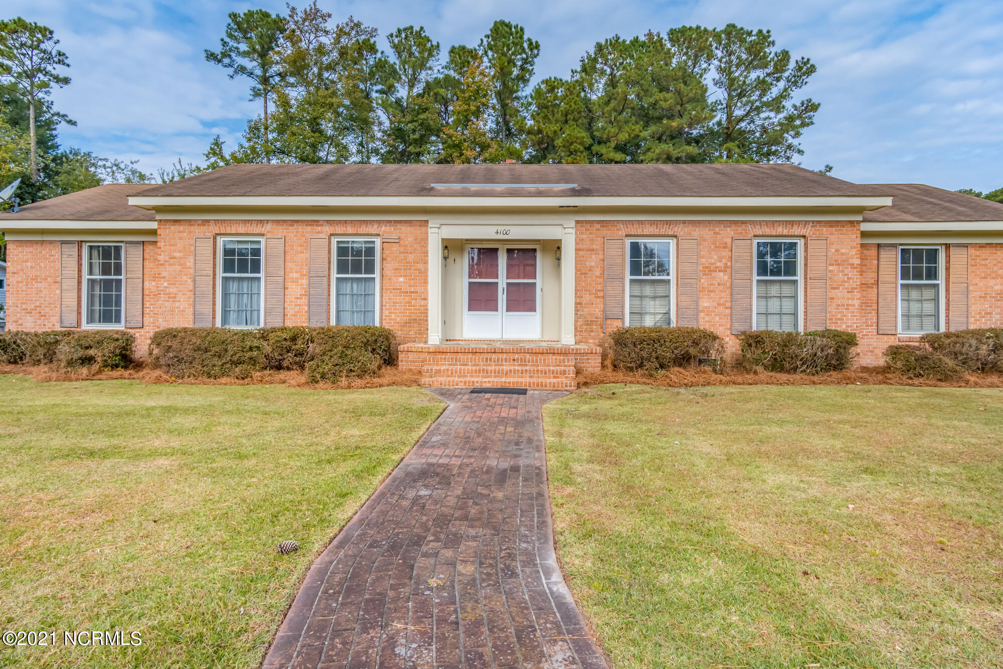 4100 Holly Ridge Road Trent Woods, NC 28562 - Photo 1 of 55 Front