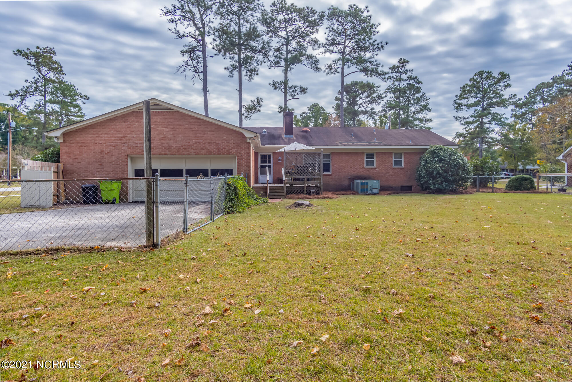 4100 Holly Ridge Road Trent Woods, NC 28562 - Photo 29 of 55 Rear