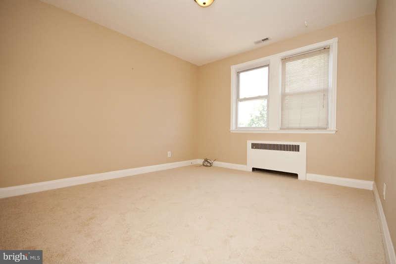 1505 Northgate Road Baltimore, MD 21218 - Photo 15 of 24 an empty room with a window