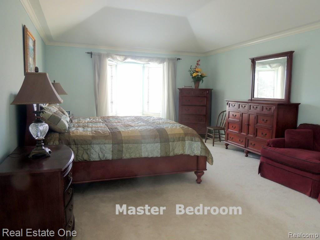 4080 Ridge Side Drive Rochester, MI 48306 - Photo 24 of 25 DSCN3576--MASTER BEDROOM.jpg