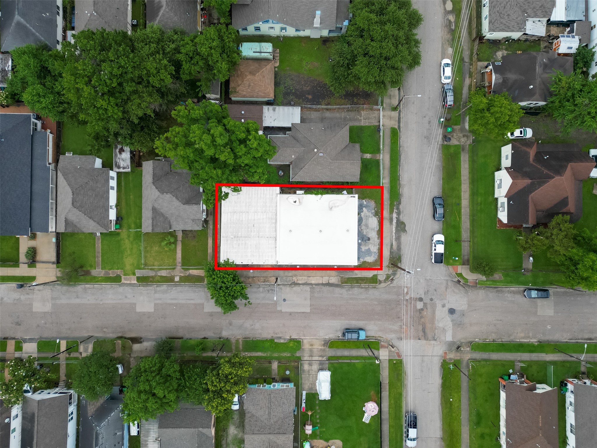 2102 Common Street Houston, TX 77009 - Photo 16 of 22 5,000 SF corner lot with ample frontage along Common Street.