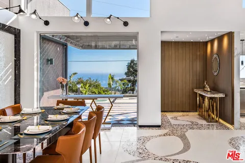 $4,700,000 | 5416 Horizon Drive, Malibu, CA 90265