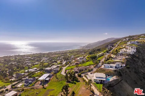 $4,700,000 | 5416 Horizon Drive, Malibu, CA 90265