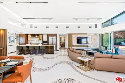 $4,700,000 | 5416 Horizon Drive, Malibu, CA 90265