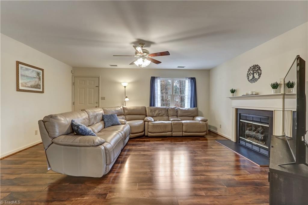 8306 Deep Valley Road Summerfield, NC 27358 - Photo 5 of 28 Gallery Image 5