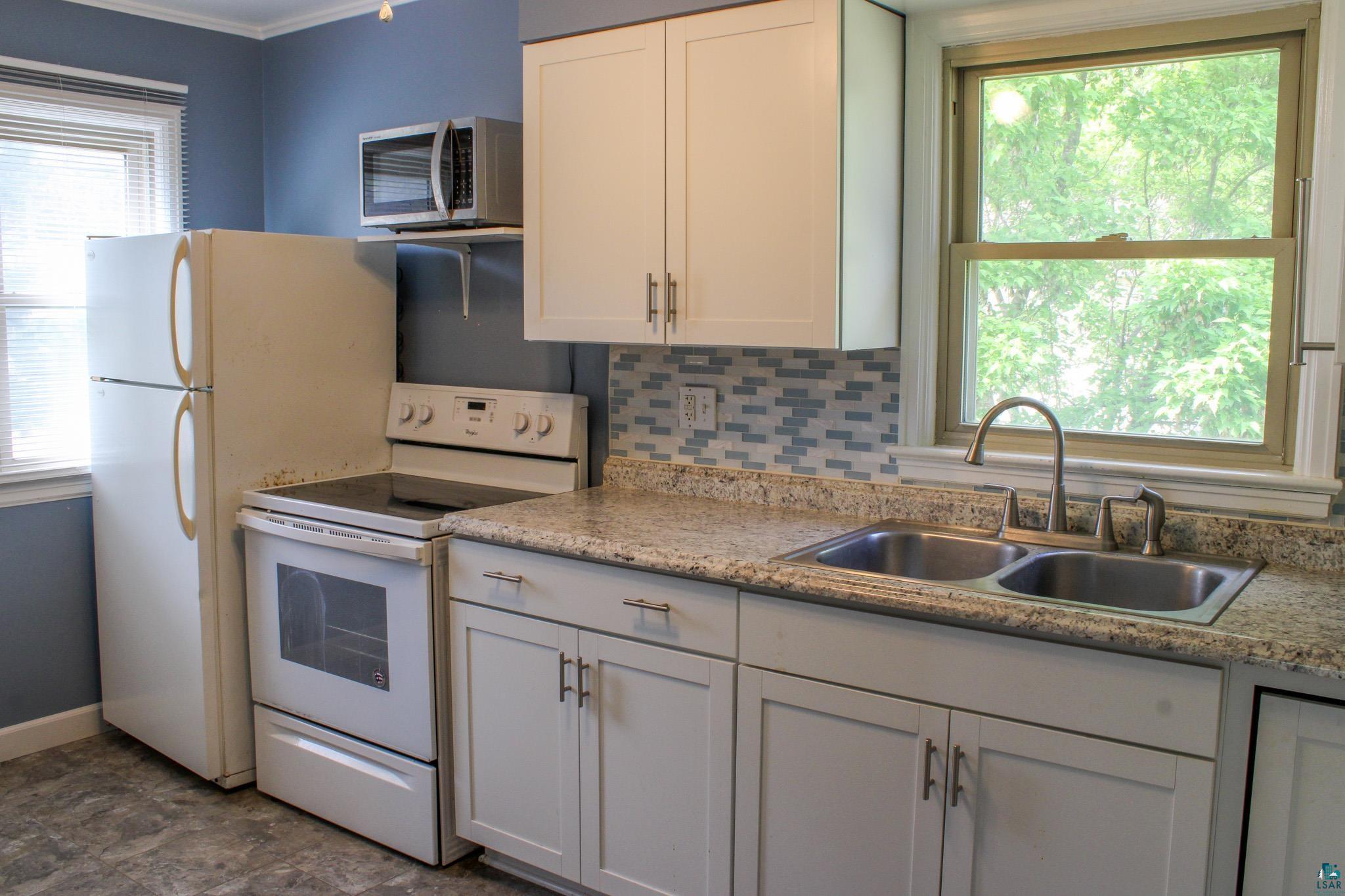 423 East 38th Street Hibbing, MN 55746 - Photo 5 of 38