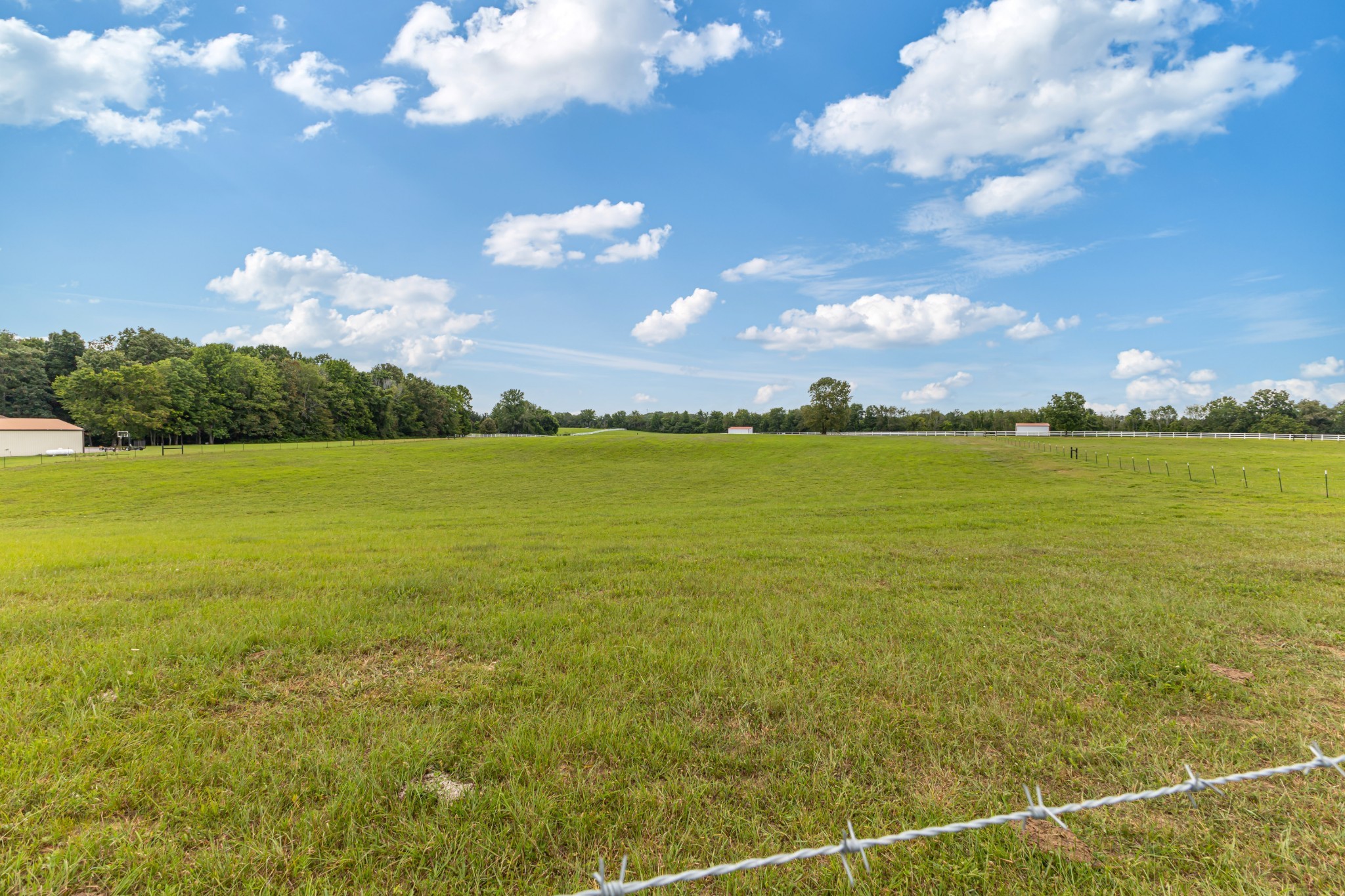 6150 Highway 41 A Pleasant View, TN 37146 - Photo 2 of 34 a view of an ocean and a houses