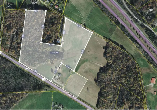 a view of a tennis court