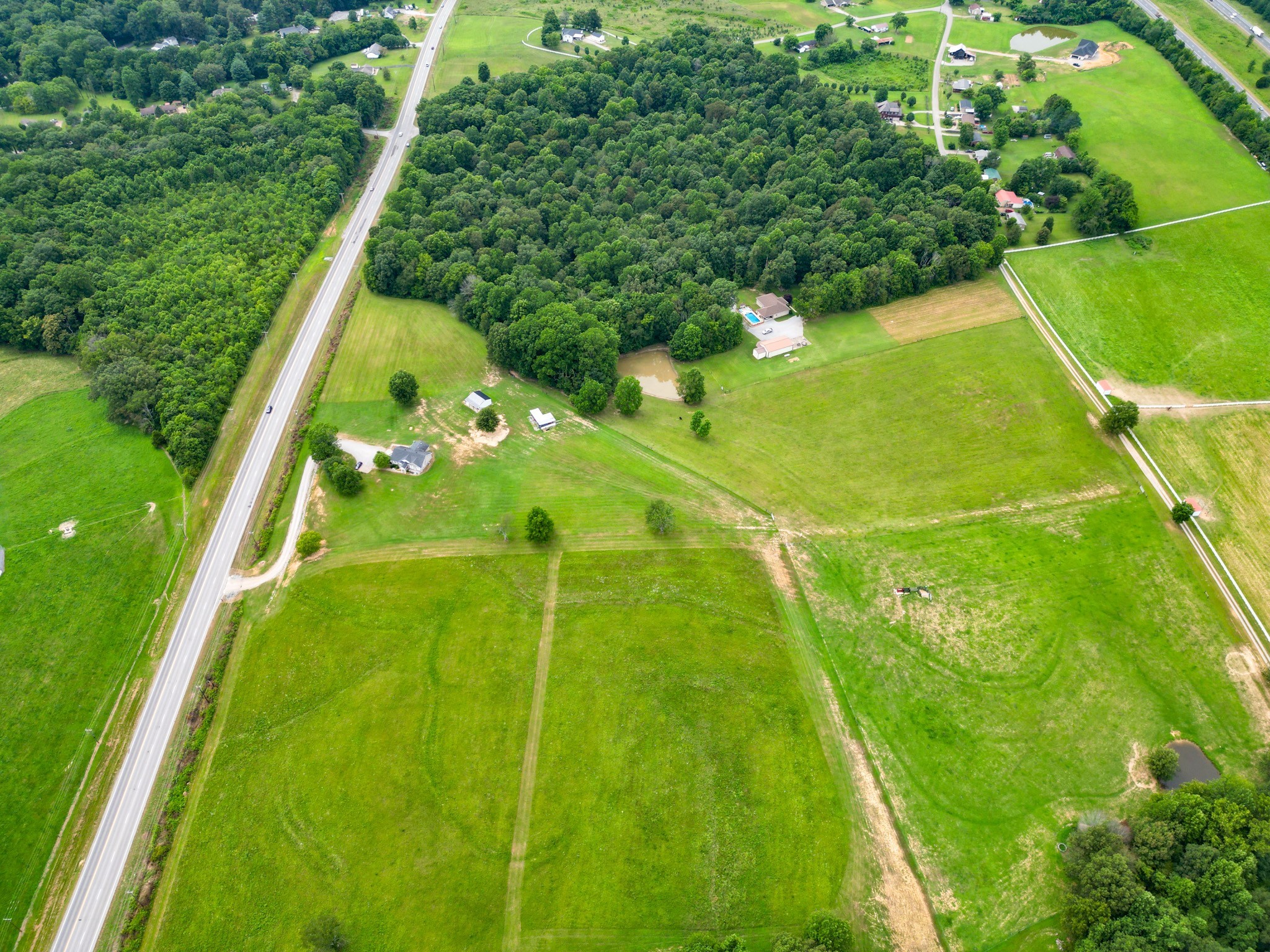 6150 Highway 41 A Pleasant View, TN 37146 - Photo 9 of 34 a view of a tennis court