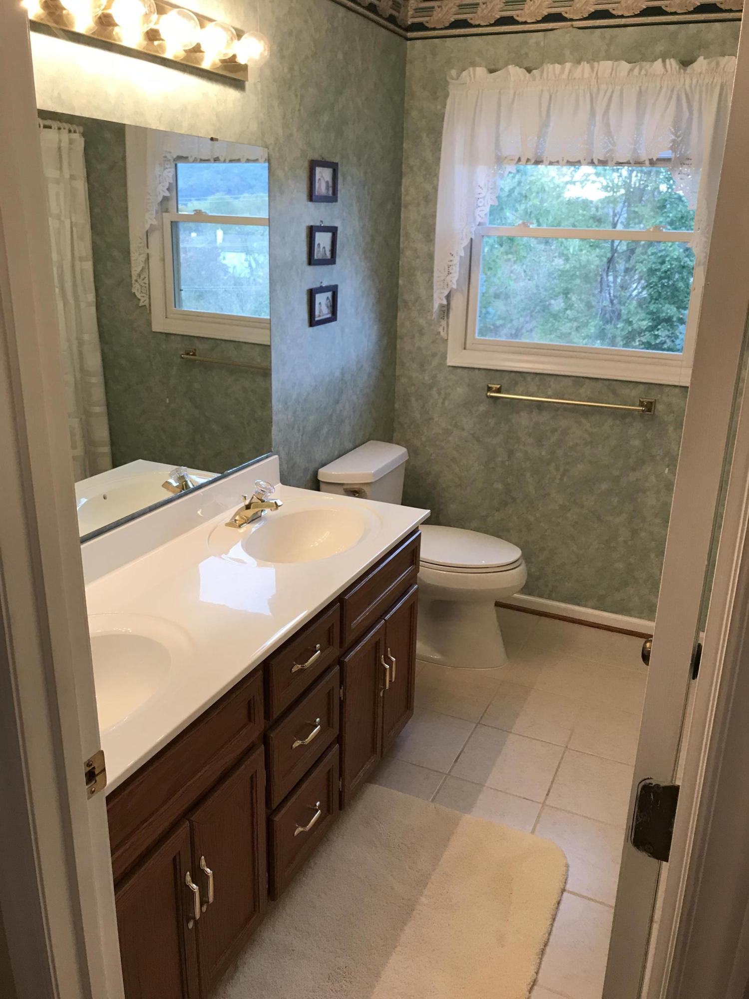 224 Stayman Road Roanoke, VA 24019 - Photo 23 of 41 IMG_5533