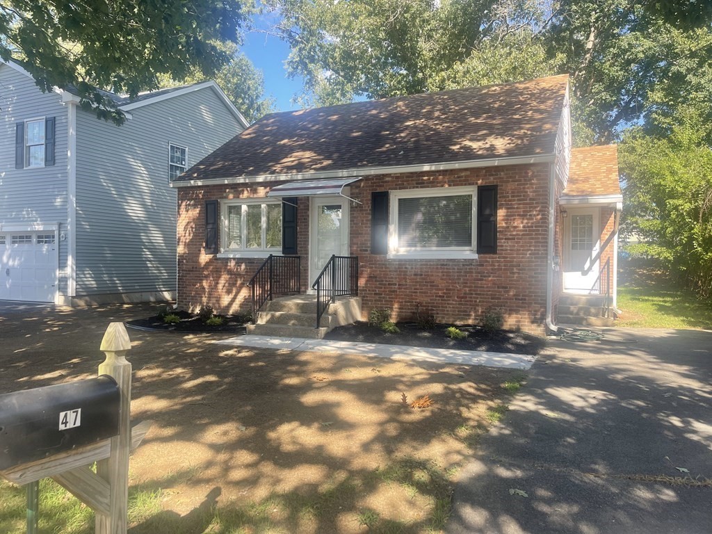 47 Granger Street Springfield, MA 01119 - Photo 2 of 19