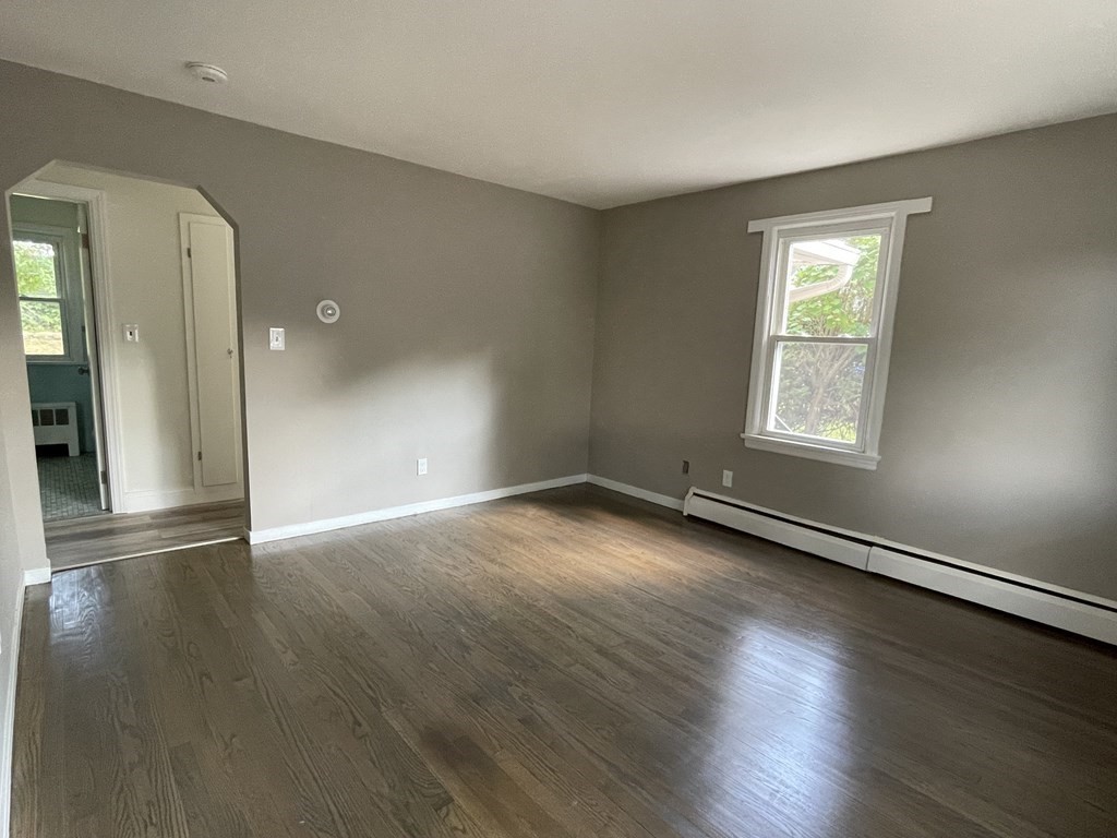 47 Granger Street Springfield, MA 01119 - Photo 7 of 19