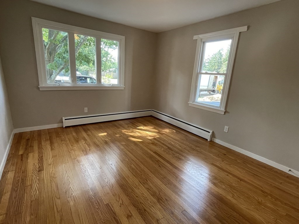 47 Granger Street Springfield, MA 01119 - Photo 8 of 19