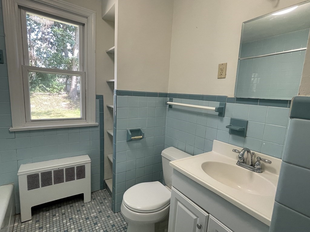 47 Granger Street Springfield, MA 01119 - Photo 9 of 19