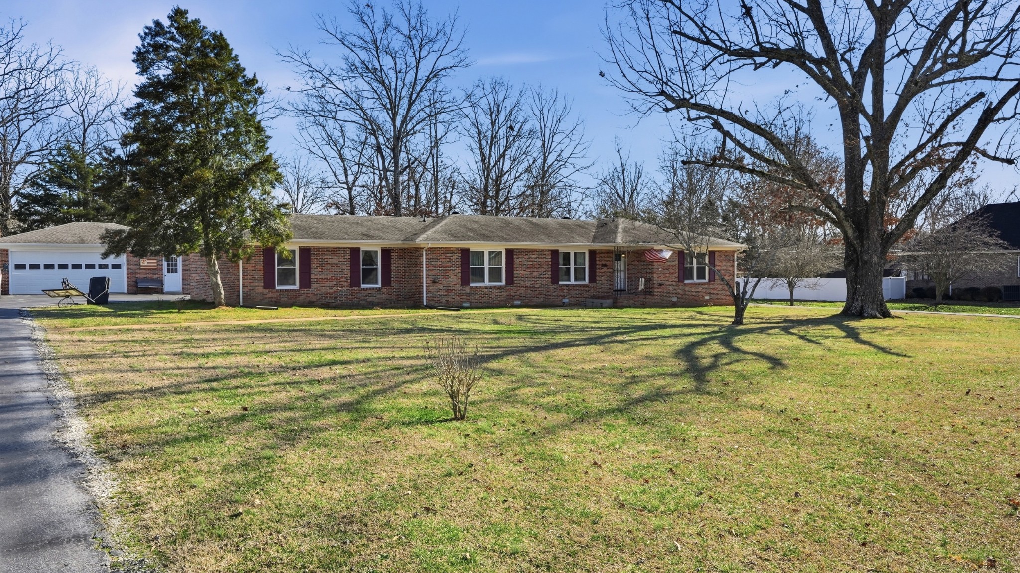 509 12 Oaks Road Tullahoma, TN 37388 - Photo 2 of 60 a view of a house with a big yard