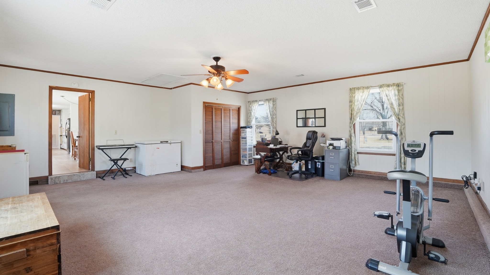 509 12 Oaks Road Tullahoma, TN 37388 - Photo 24 of 60 a view of a room with gym equipment