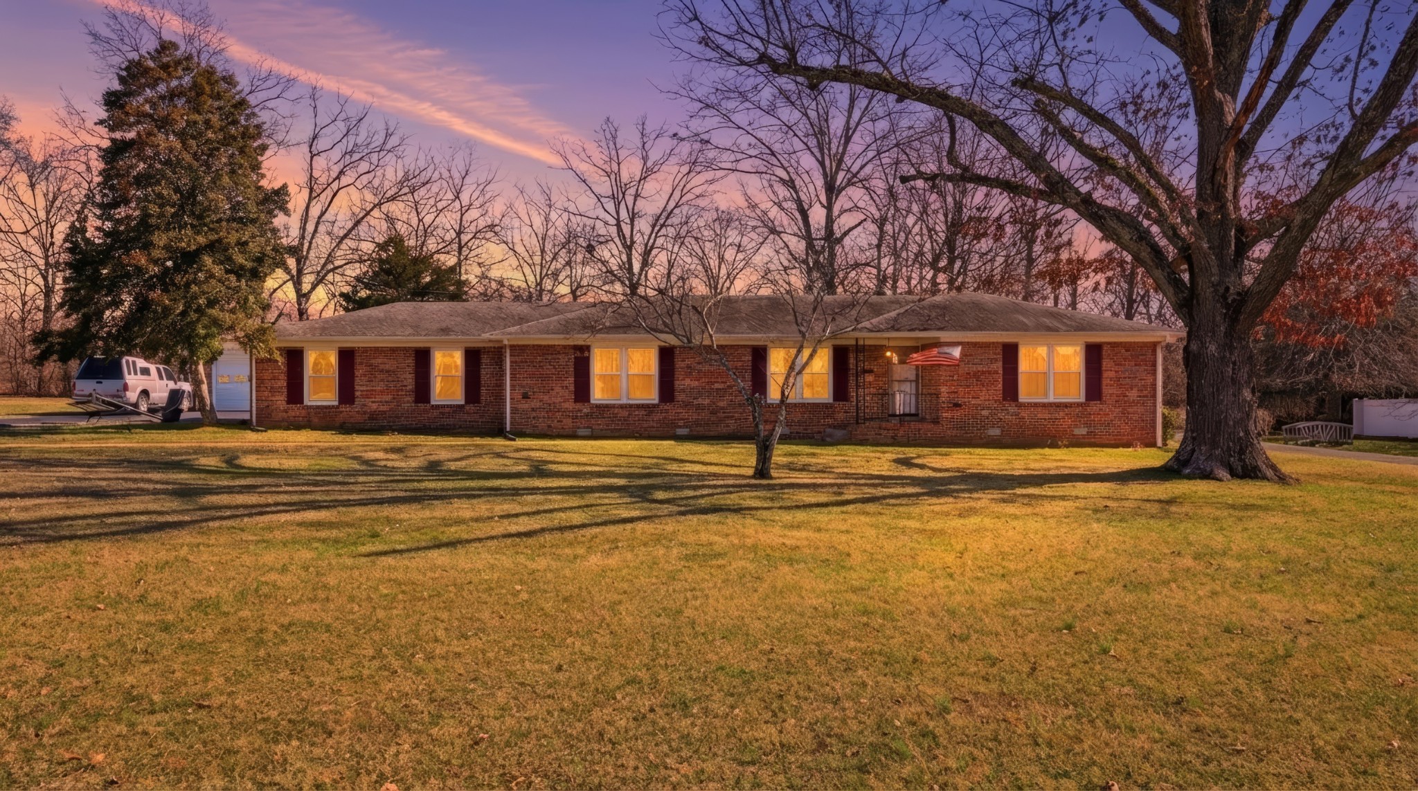 509 12 Oaks Road Tullahoma, TN 37388 - Photo 4 of 60 a front view of a house with a yard